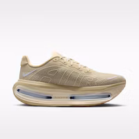 Shop Nike Vomero 高級版 沙漠卡其/淺卡其/椰奶白/反光銀 IM8334-200