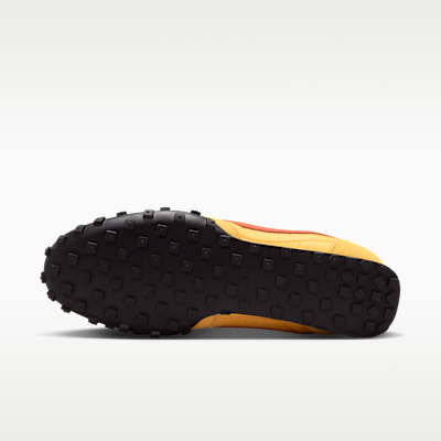 Order Nike Waffle Racer Emas Gandum/Beige/Hitam/Merah Picante IM8658-701