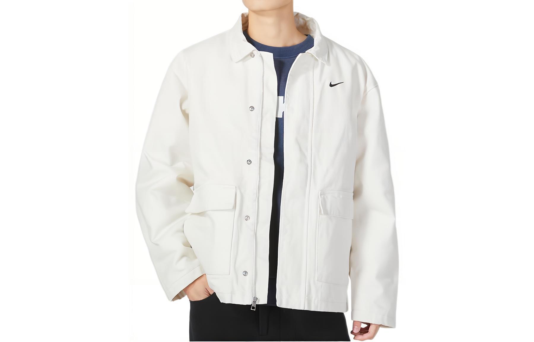 Shop 나이키 화이트 로고 카라 긴팔 워크웨어 재킷 DQ4939-030