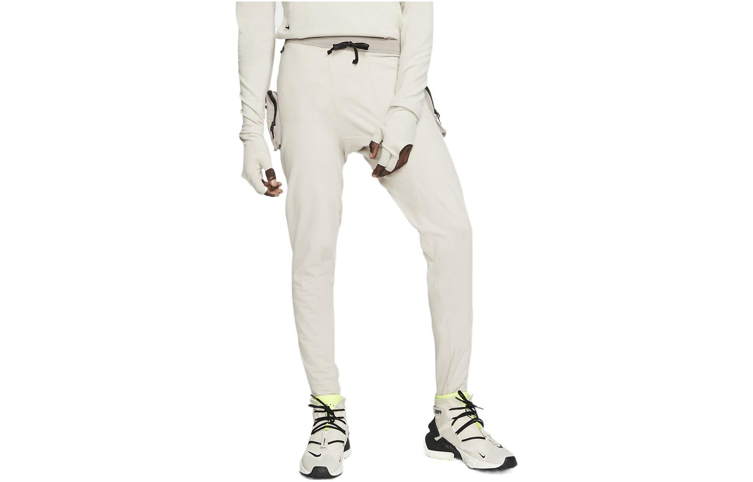 Order Nike Celana Kasual Unisex Putih Multi-Pocket Pinggang Elastis dengan Logo. BV8079-279