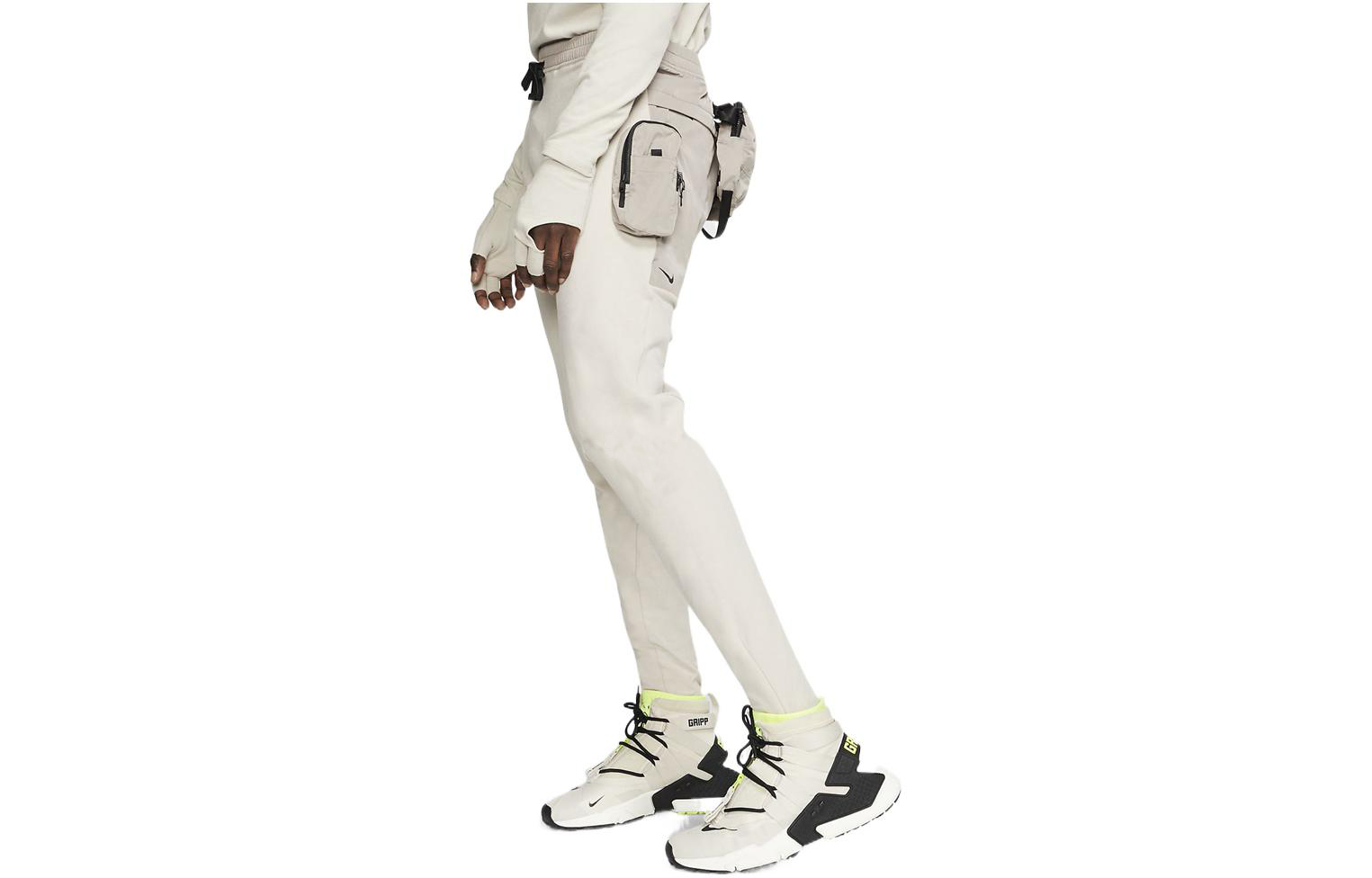 Shop Nike Celana Kasual Unisex Putih Multi-Pocket Pinggang Elastis dengan Logo. BV8079-279