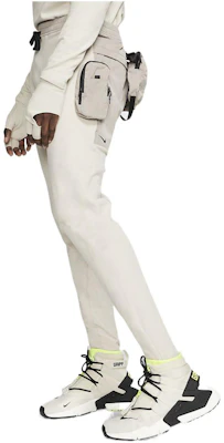 Nike Celana Kasual Unisex Putih Multi-Pocket Pinggang Elastis dengan Logo. BV8079-279 Shop Nike Celana Kasual Unisex Putih Multi-Pocket Pinggang Elastis dengan Logo. BV8079-279