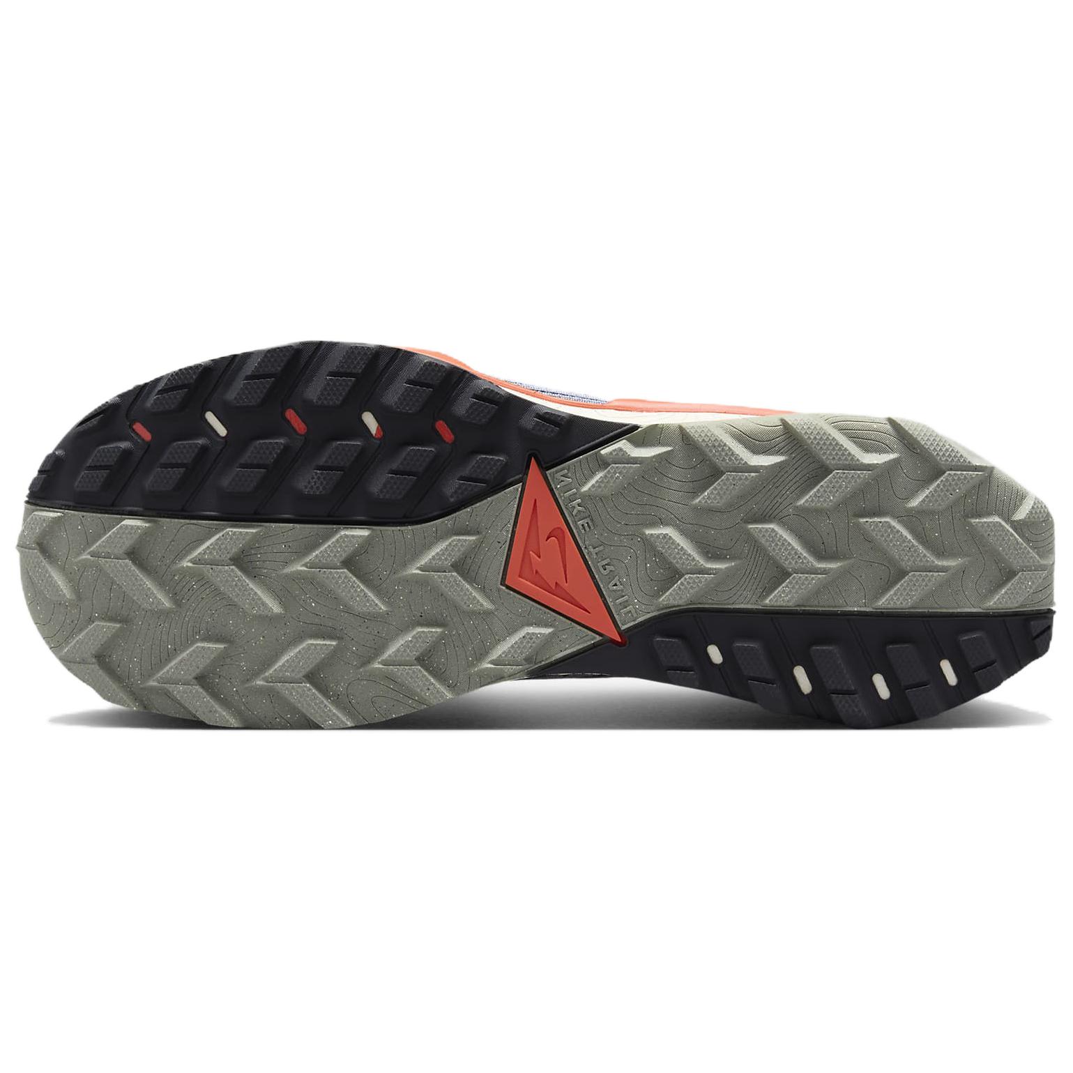 Shop 耐克Wildhorse 8“浅碳宇宙粘土” DR2686-006