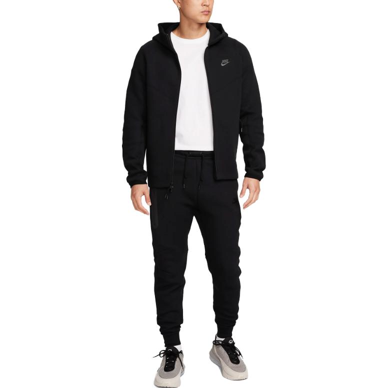 Shop Chaqueta Nike Windrunner Negra con Capucha y Cremallera Completa FB7922-010