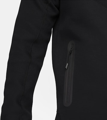 Nike Windrunner Black Hooded Full-Zip Jacket FB7922-010 Sizing Nike Windrunner Black Hooded Full-Zip Jacket FB7922-010