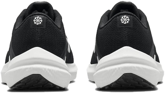 ナイキ ウィンフロー 10 エクストラワイド 黒白 FN7992-003 Purchase ナイキ ウィンフロー 10 エクストラワイド 黒白 FN7992-003