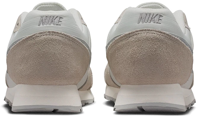 (W) 耐克 MD RUNNER 2 休闲鞋 749869108 Details for (W) 耐克 MD RUNNER 2 休闲鞋 749869108