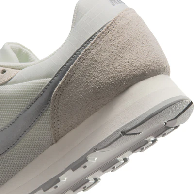 (W) 耐克 MD RUNNER 2 休闲鞋 749869108 Cheap (W) 耐克 MD RUNNER 2 休闲鞋 749869108