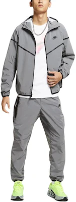 耐克编织FW24闪光科技反光夹克 银色/黑色 FZ7586-035 Shop 耐克编织FW24闪光科技反光夹克 银色/黑色 FZ7586-035