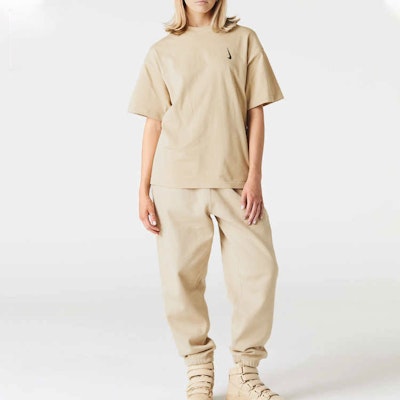 Nike x Billie Eilish S/S Tee (Asia Sizing) 'Mushroom' Lookbook Nike x Billie Eilish S/S Tee (Asia Sizing) 'Mushroom'
