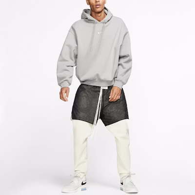 耐克 x Fear of God 男款双重帽设计灰色羊毛连帽衫 AR0634-003 Shop 耐克 x Fear of God 男款双重帽设计灰色羊毛连帽衫 AR0634-003