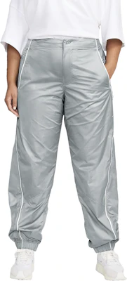 耐克x Jacquemus经典舒适长裤 粒子灰/白色 男女通用款式。 FV5702-073 Order 耐克x Jacquemus经典舒适长裤 粒子灰/白色 男女通用款式。 FV5702-073