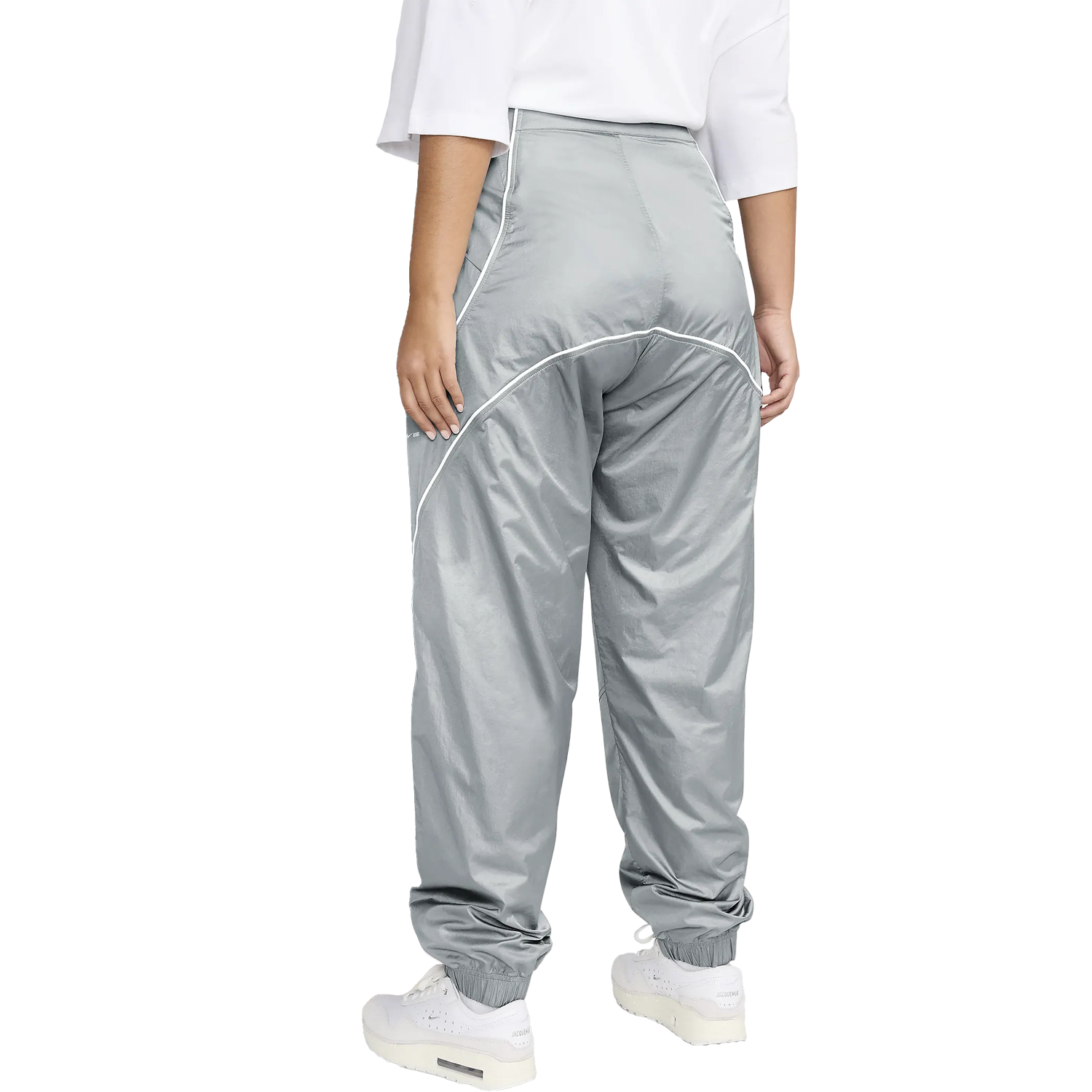 Lookbook 耐克x Jacquemus经典舒适长裤 粒子灰/白色 男女通用款式。 FV5702-073