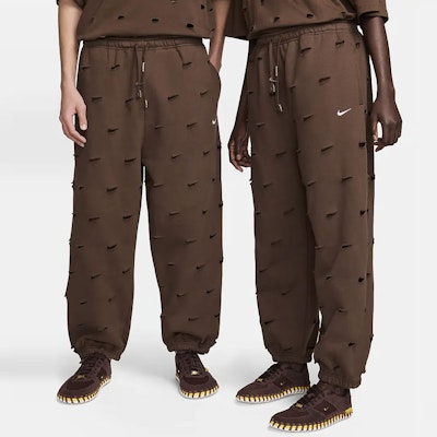 Nike x Jacquemus SS24 Fleece Knit Jogger Coklat Asia Eksklusif Unisex. FJ3269-259 Lookbook Nike x Jacquemus SS24 Fleece Knit Jogger Coklat Asia Eksklusif Unisex. FJ3269-259