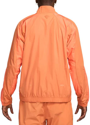 Nike x Nocta 聯名款男女同款橘色Logo長袖拉鍊外套 FN7666-808 Lookbook Nike x Nocta 聯名款男女同款橘色Logo長袖拉鍊外套 FN7666-808
