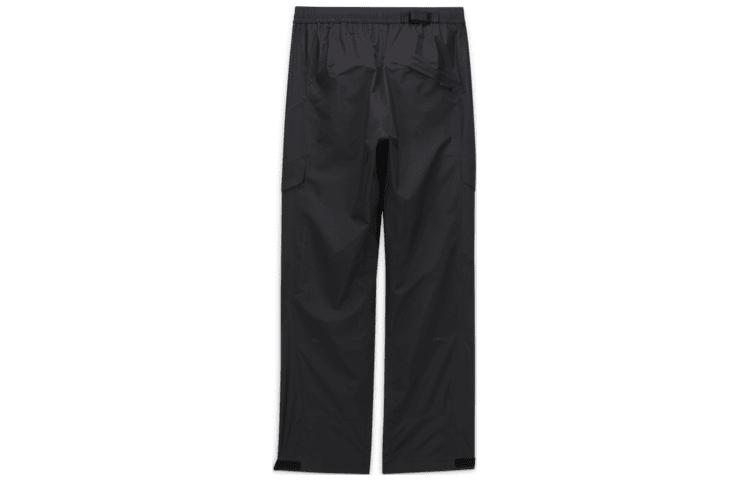 Lookbook Nike x NOCTA FW23 Celana Nylon Hitam Straight-Leg Unisex (Versi AS). FZ3480-010