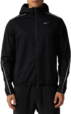 Jaket Nike x NOCTA FW23 Reflective Waterproof Hitam Unisex Edisi Asia DV3662-010 Lookbook Jaket Nike x NOCTA FW23 Reflective Waterproof Hitam Unisex Edisi Asia DV3662-010