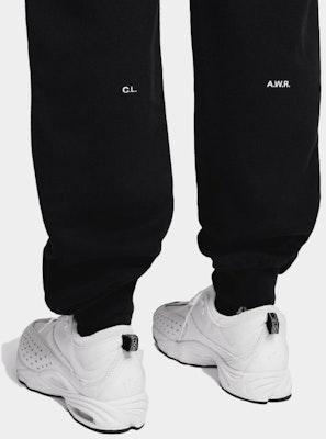 Nike x NOCTA SS24 Celana Jogger Rajut Logo Hitam Fit Asia Unisex. FN7662-010 Shop Nike x NOCTA SS24 Celana Jogger Rajut Logo Hitam Fit Asia Unisex. FN7662-010
