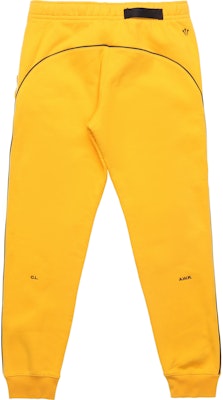 Nike x NOCTA 金色運動褲 - 亞洲版復古風格. DA4105-739 Lookbook Nike x NOCTA 金色運動褲 - 亞洲版復古風格. DA4105-739