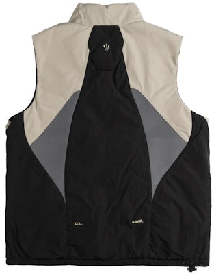 Nike x Nocta Rompi Unisex Reversible dengan Saku Resleting Warna Hitam. DR2663-010 Lookbook Nike x Nocta Rompi Unisex Reversible dengan Saku Resleting Warna Hitam. DR2663-010