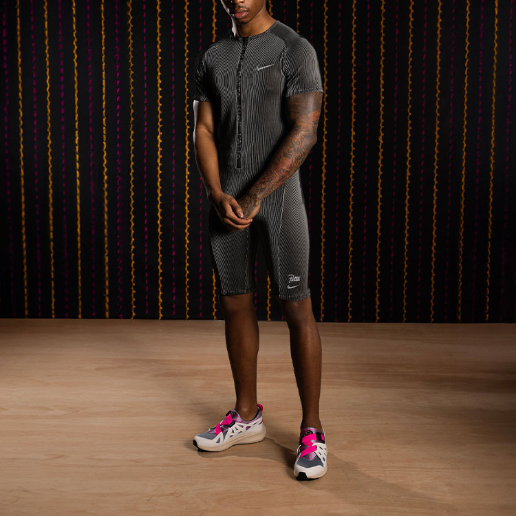 Shop 나이키 x 파타 SS24 로고 그래픽 지퍼 점프수트 유니섹스 블랙/그레이 FJ3080-010