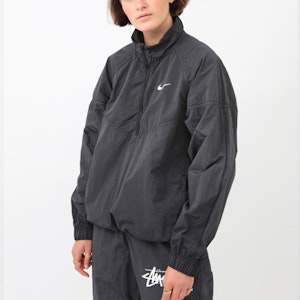 耐克 x Stüssy 风行者夹克 黑色 CT4310-045 Lookbook 耐克 x Stüssy 风行者夹克 黑色 CT4310-045