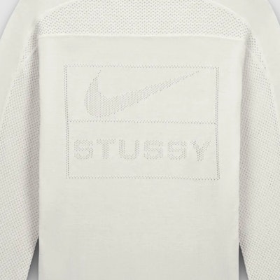 Nike x Stussy SS24 Baju Lengan Panjang Crewneck Unisex Ringan HF3899-072 Details for Nike x Stussy SS24 Baju Lengan Panjang Crewneck Unisex Ringan HF3899-072
