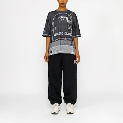 Camiseta Negra Unisex Nike x Stussy UV Loose Fit con Estampado de Letras. FZ5759-010 Shop Camiseta Negra Unisex Nike x Stussy UV Loose Fit con Estampado de Letras. FZ5759-010