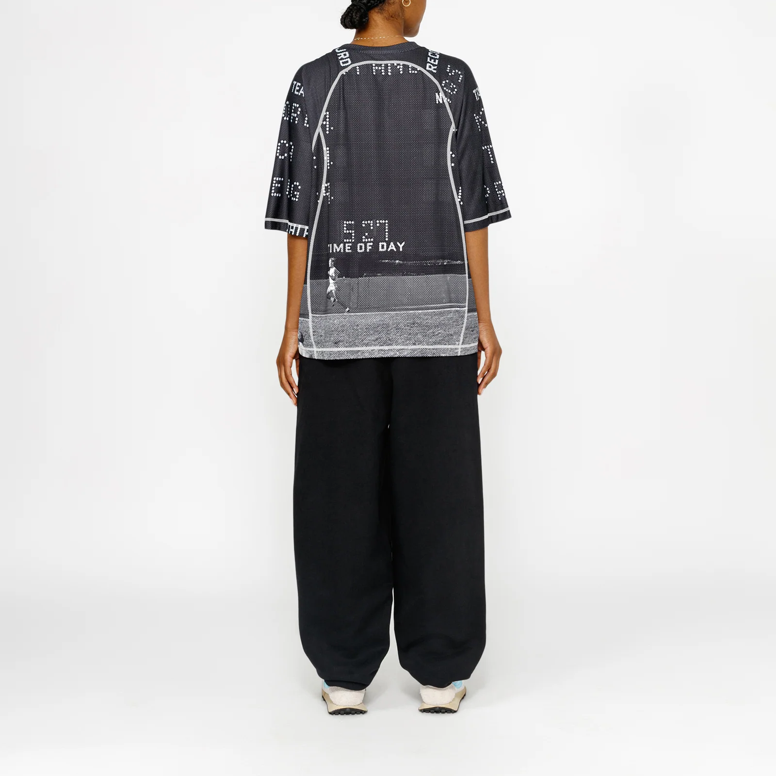 Purchase Camiseta Negra Unisex Nike x Stussy UV Loose Fit con Estampado de Letras. FZ5759-010