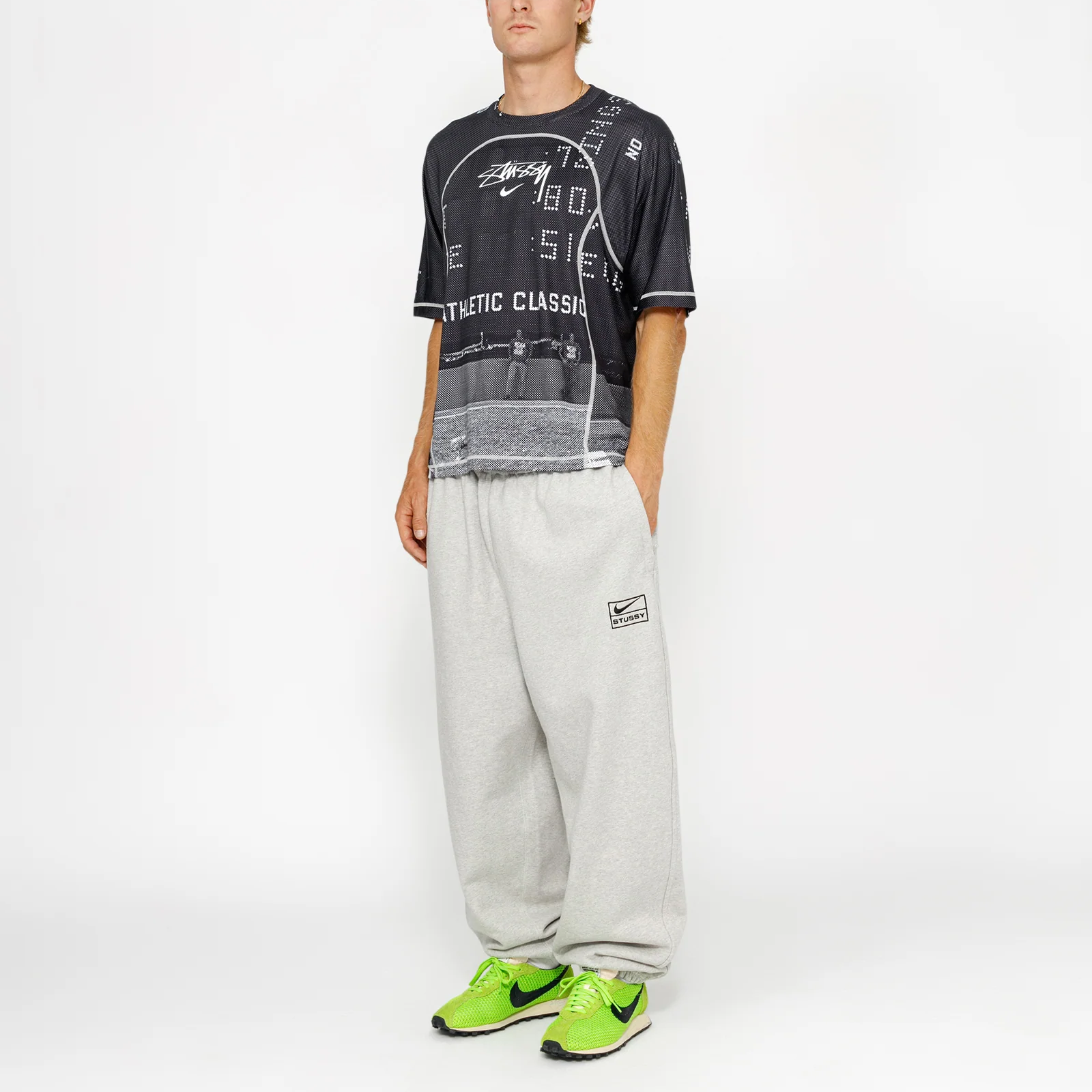 Details for Camiseta Negra Unisex Nike x Stussy UV Loose Fit con Estampado de Letras. FZ5759-010