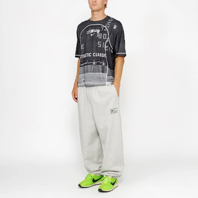 Camiseta Negra Unisex Nike x Stussy UV Loose Fit con Estampado de Letras. FZ5759-010 Details for Camiseta Negra Unisex Nike x Stussy UV Loose Fit con Estampado de Letras. FZ5759-010