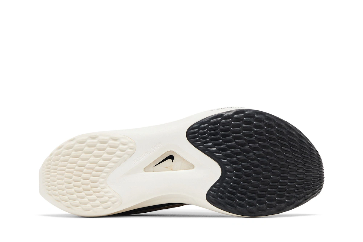 Nike Zoom Fly 5 'Black Metallic Gold Grain' DM8968-002