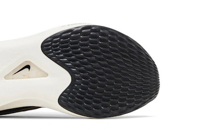 Nike Zoom Fly 5 'Black Metallic Gold Grain' DM8968-002