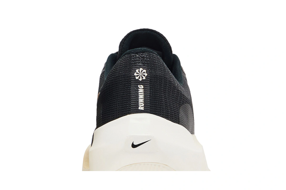 Nike Zoom Fly 5 'Black Metallic Gold Grain' DM8968-002