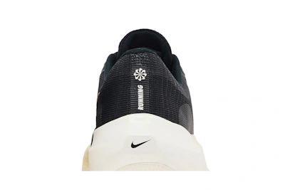 Nike Zoom Fly 5 'Black Metallic Gold Grain' DM8968-002