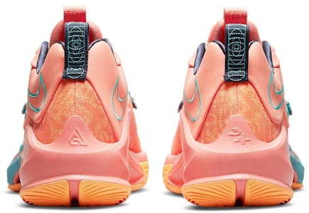 Nike Zoom Freak 3 EP 'Stay Freaky' Sepatu Basket DA0695-600 Purchase Nike Zoom Freak 3 EP 'Stay Freaky' Sepatu Basket DA0695-600