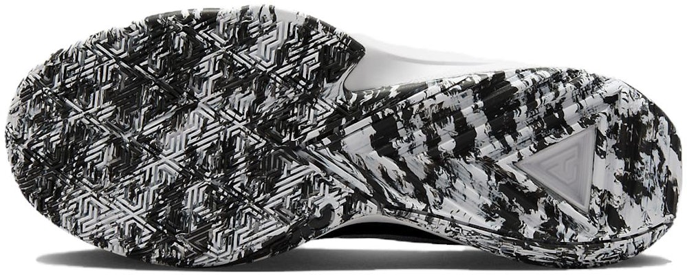 Nike Zoom Freak 5 EP 'Oreo' DX4996-101 Details for Nike Zoom Freak 5 EP 'Oreo' DX4996-101
