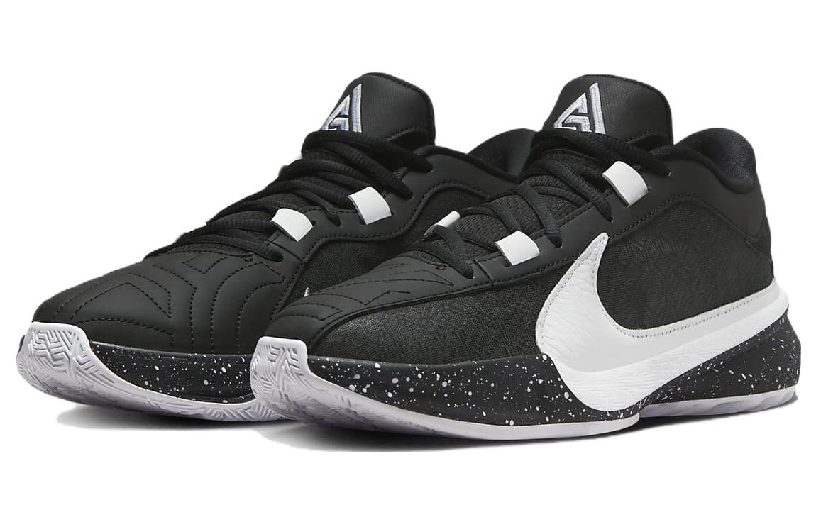Shop Nike Zoom Freak 5 減震耐磨 低筒 籃球鞋 男款 黑白色 國內版