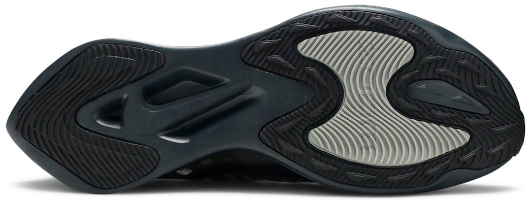 Nike Zoom Gravity 1 速度訓練 低筒 專業跑步鞋 男款 黑色 Shop Nike Zoom Gravity 1 速度訓練 低筒 專業跑步鞋 男款 黑色