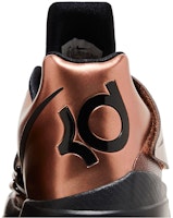 ナイキ ズーム KD 4 '24 クリスマス (Nike Zoom KD 4 '24 Xmas) FZ5913-800 Sizing ナイキ ズーム KD 4 '24 クリスマス (Nike Zoom KD 4 '24 Xmas) FZ5913-800