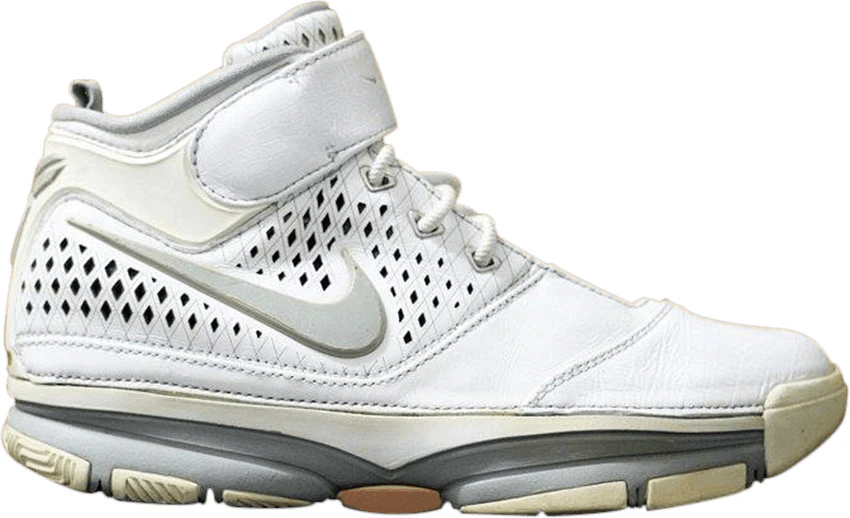 Nike kobe 2 white sales