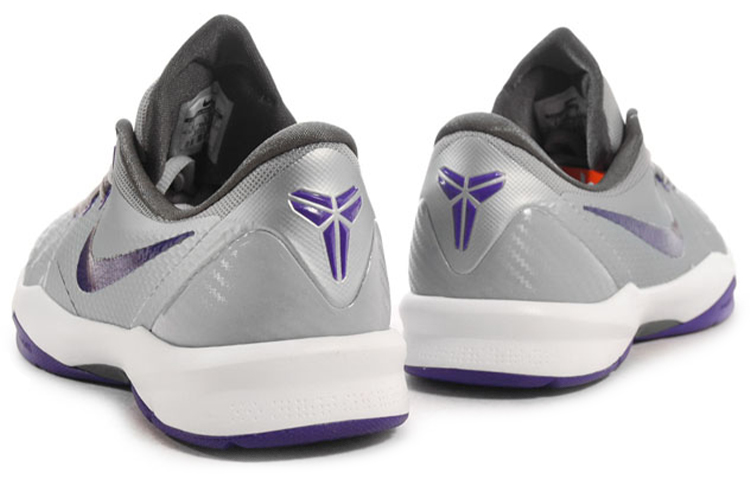 Shop 나이키 줌 코비 베놈 4 XDR '화이트 블루' 630916-001