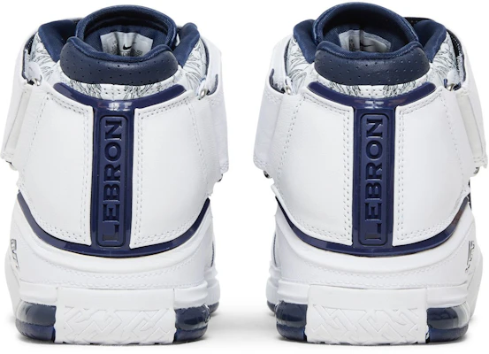 Nike Zoom LeBron 2 Retro ''USA'' 2022 Herrenschuhe DR0826-100 Sizing Nike Zoom LeBron 2 Retro ''USA'' 2022 Herrenschuhe DR0826-100