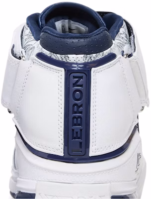 Nike Zoom LeBron 2 Retro 'USA' 2022 DR0826-100 Sizing Nike Zoom LeBron 2 Retro 'USA' 2022 DR0826-100
