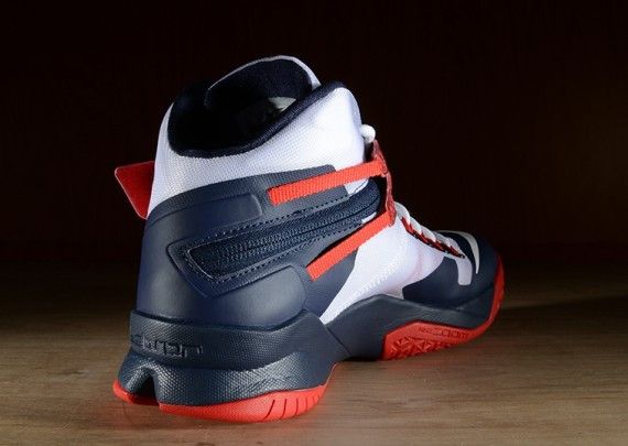 Details for Nike Zoom LeBron Soldier 8 ''USA'' Scarpe da Basket 653641-114