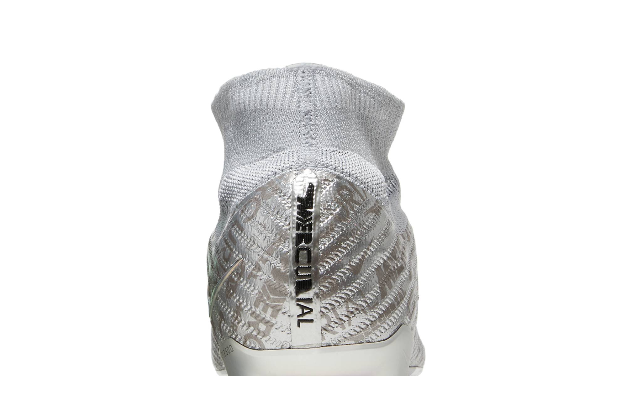 Sizing 耐克Zoom Mercurial Superfly 9 Elite SE FG '25周年'足球鞋 FB8863-060