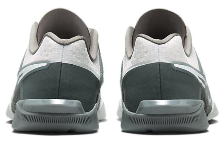 Shop ナイキ ズーム メトコン ターボ 2 "フォトン ダスト" DH3392-003