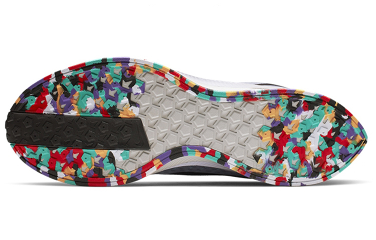 Shop Nike Pegasus 35 Turbo 低筒跑步鞋 男款 灰黑