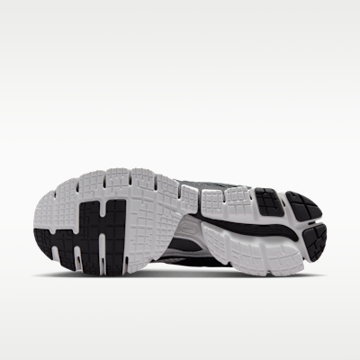 Lookbook Nike Zoom Skylon 11 Bianco/Nero/Grigio Fumo Chiaro/Argento Metallico IU1869-101