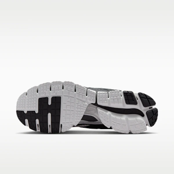 Nike Zoom Skylon 11 Bianco/Nero/Grigio Fumo Chiaro/Argento Metallico IU1869-101 Lookbook Nike Zoom Skylon 11 Bianco/Nero/Grigio Fumo Chiaro/Argento Metallico IU1869-101
